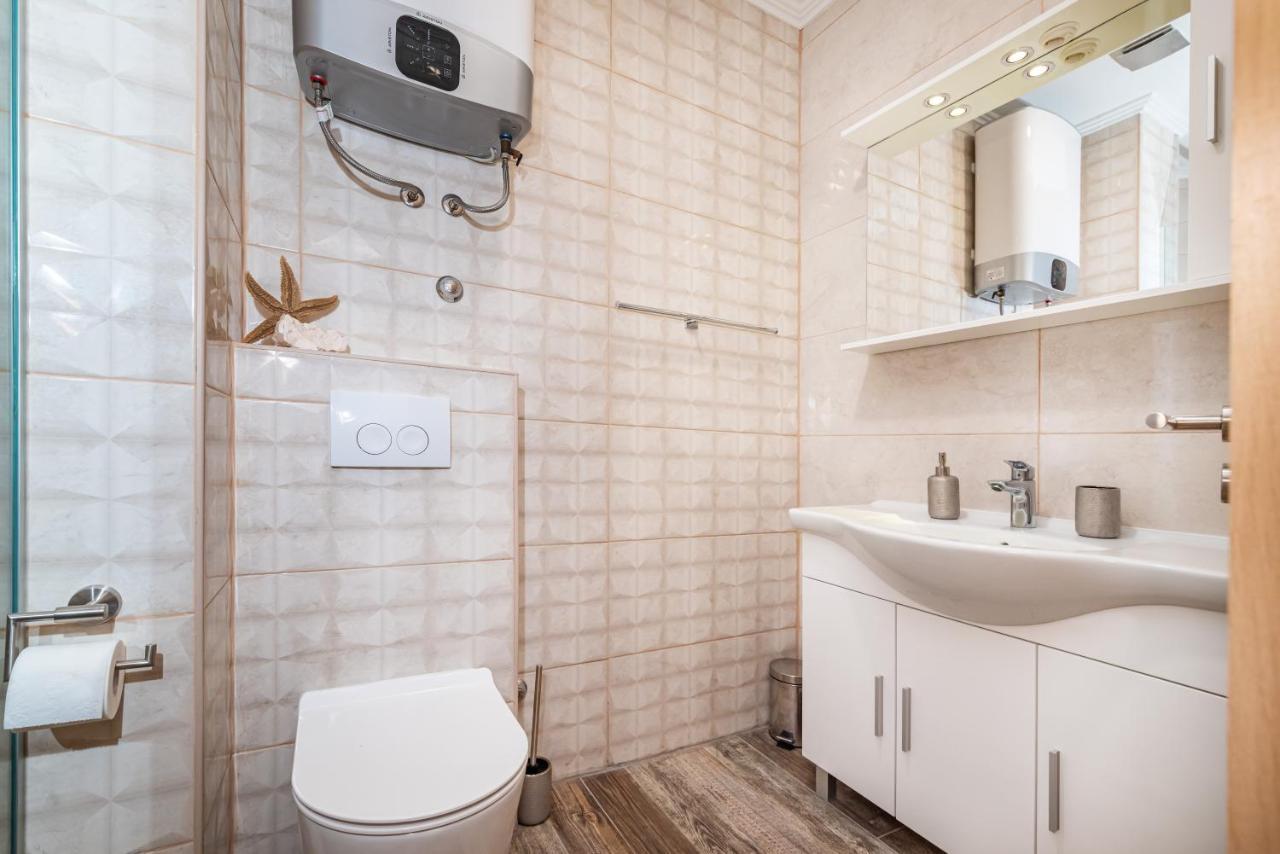 Poseidon Apartment